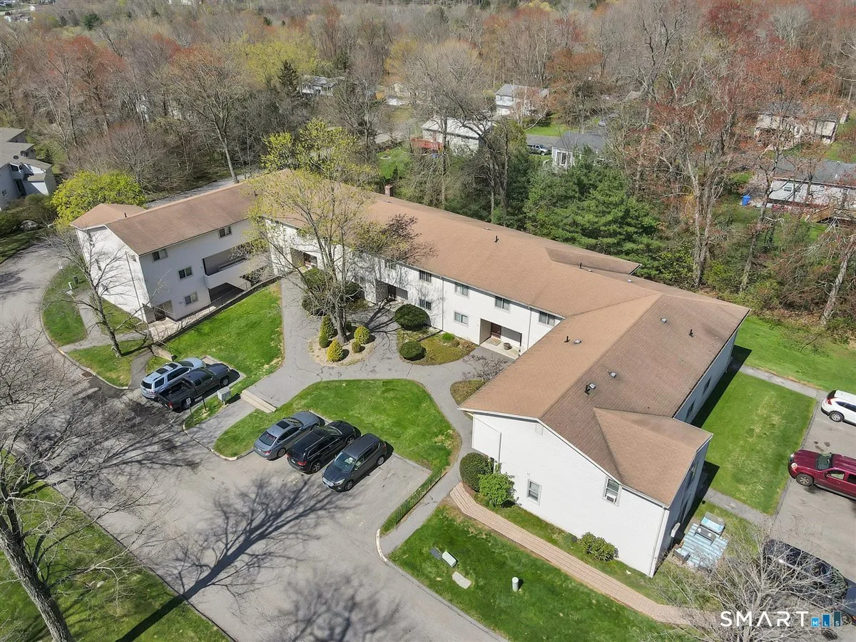 103 Village Drive #103, Torrington, CT