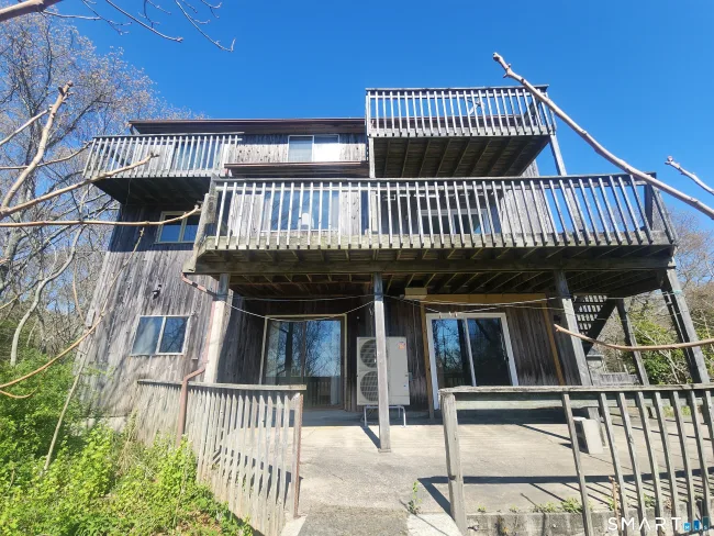 6 Watch Hill Road