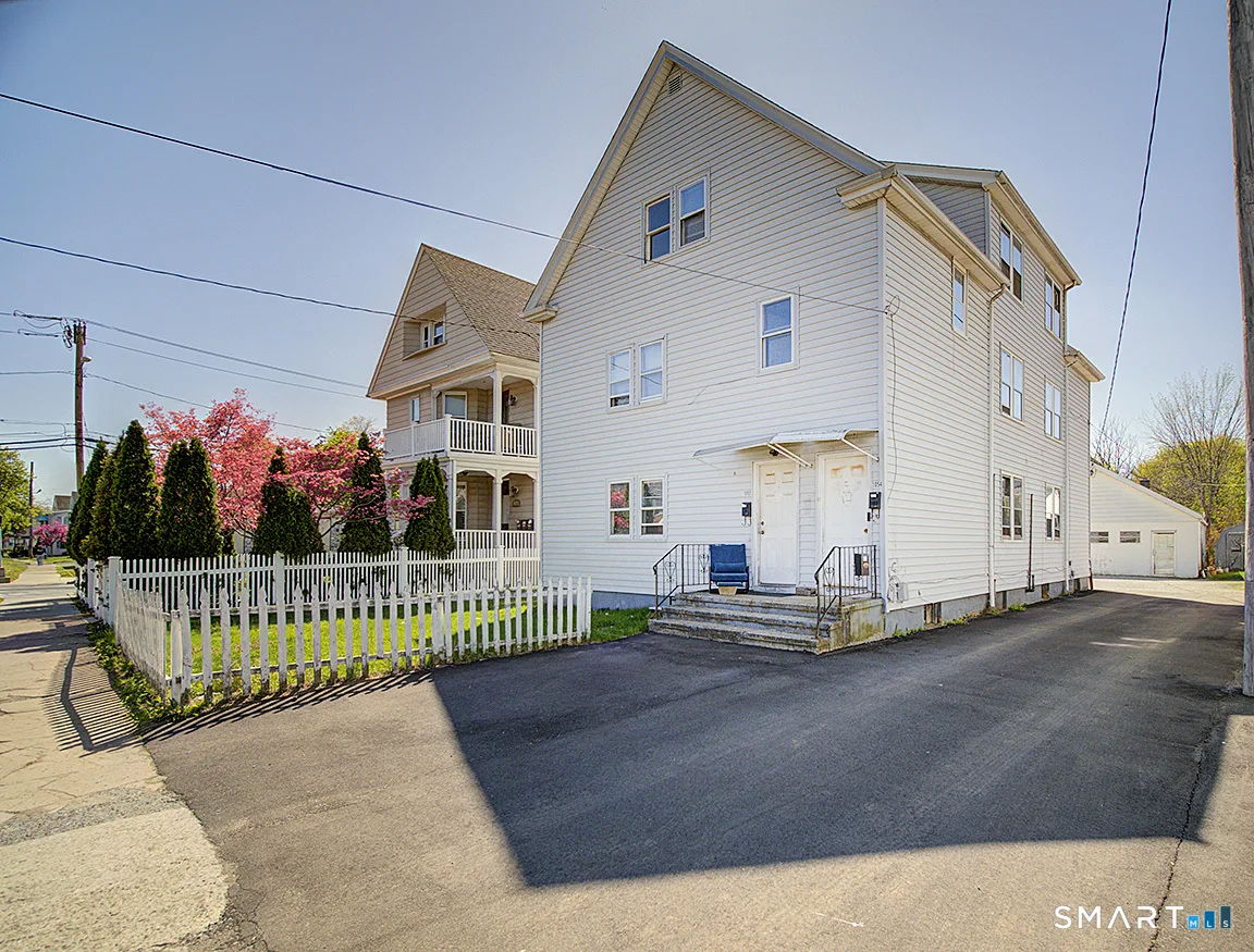 1052 Dixwell Avenue, Hamden, CT