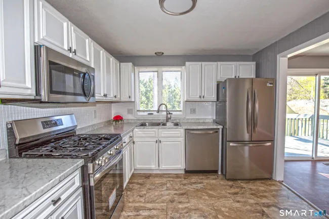 90 Teakwood Road, Springfield, CT