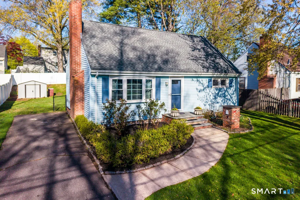 37 Lewis Lane, West Hartford, CT