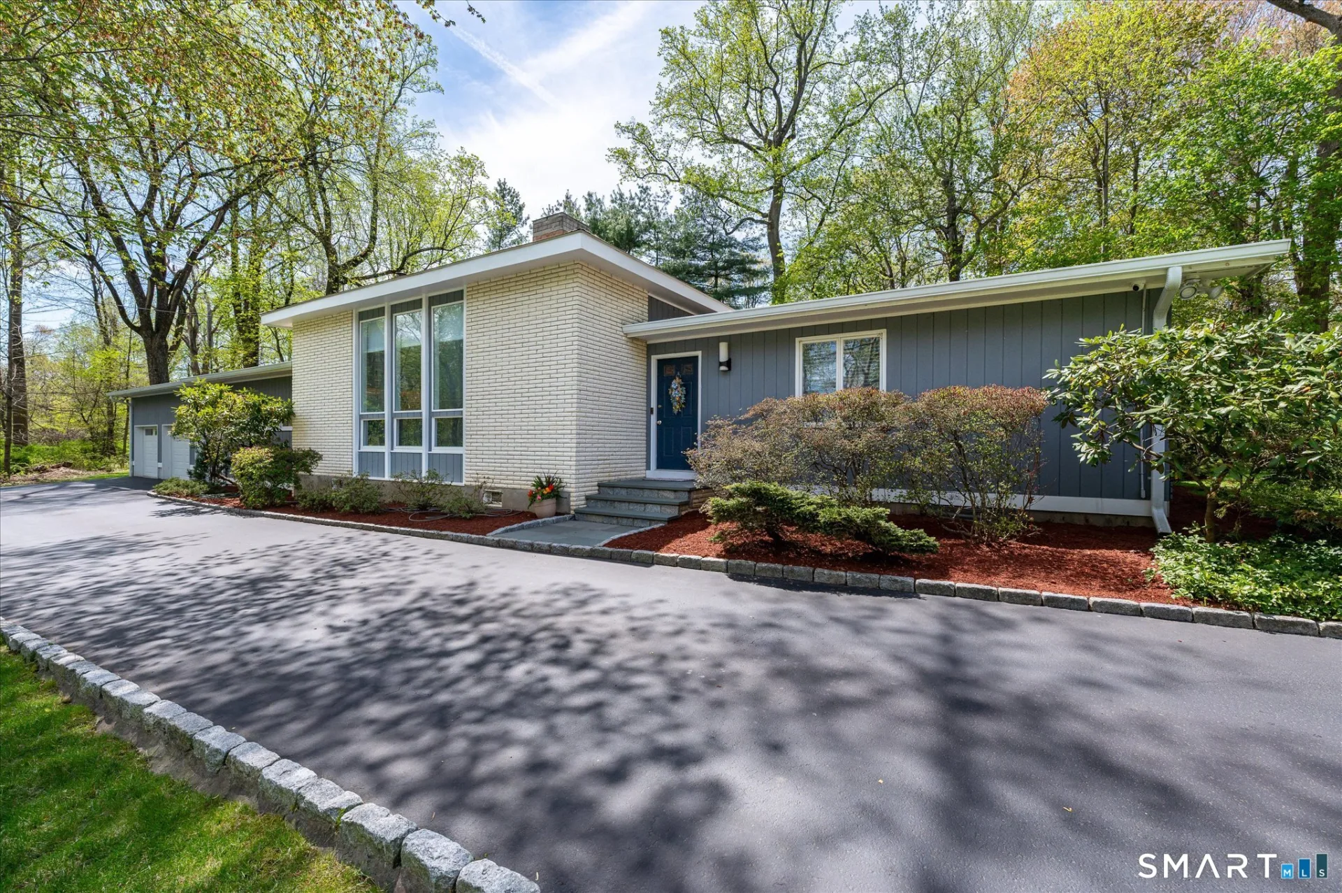 27 Nob Hill Lane, Stamford, CT