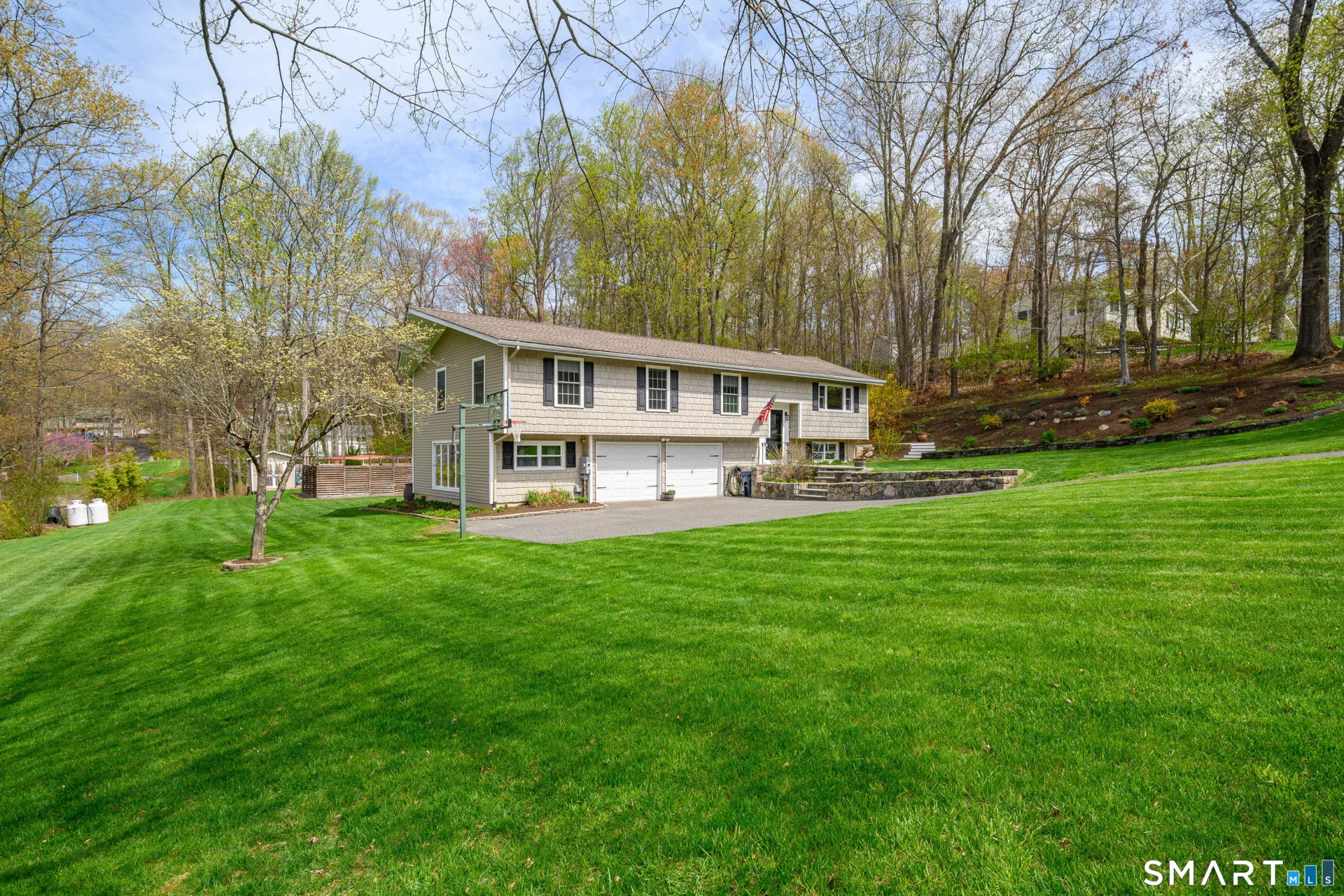 18 Fleetwood Drive, New Fairfield, CT