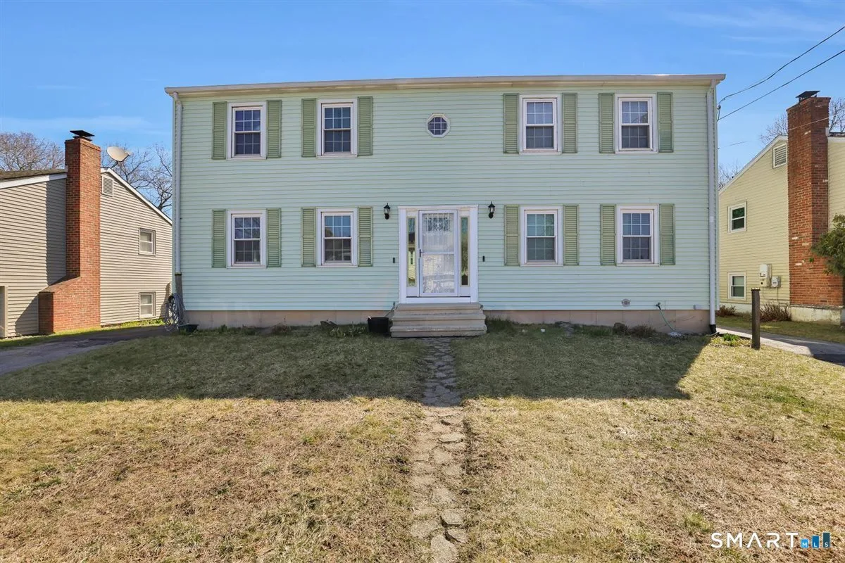 46 Horseshoe Drive, Waterbury, CT