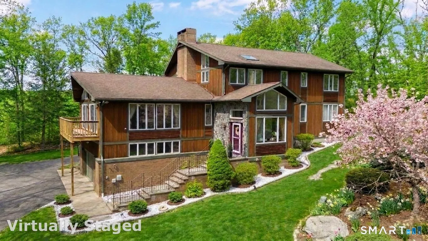 81 Georges Lane, Monroe, CT