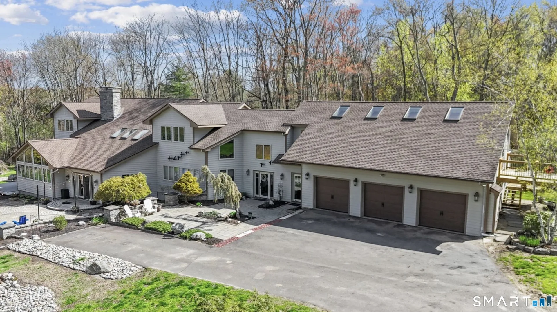 500 Thrall Avenue, Suffield, CT