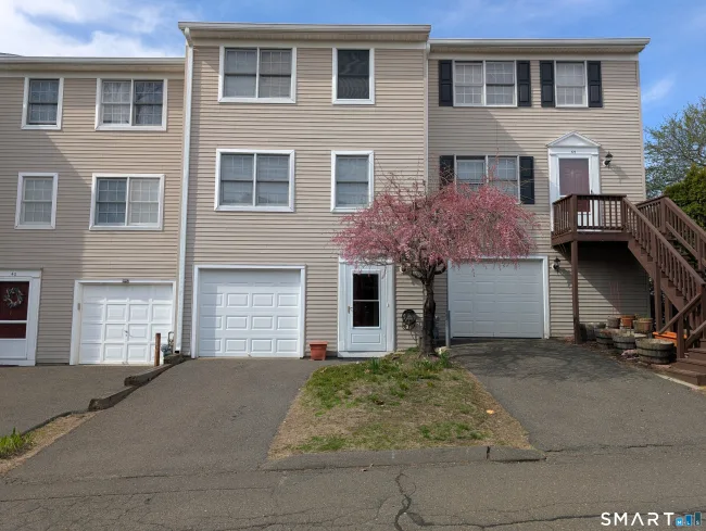 63 Summit Commons #63