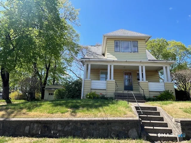 201 Fairlawn Avenue, Waterbury, CT