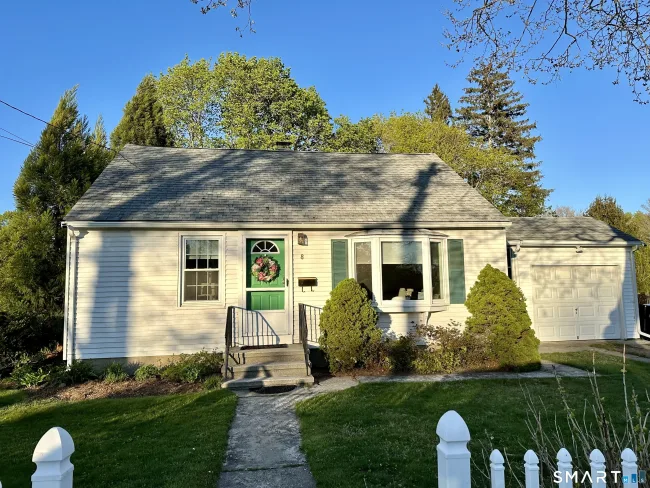 8 Maplewood Drive
