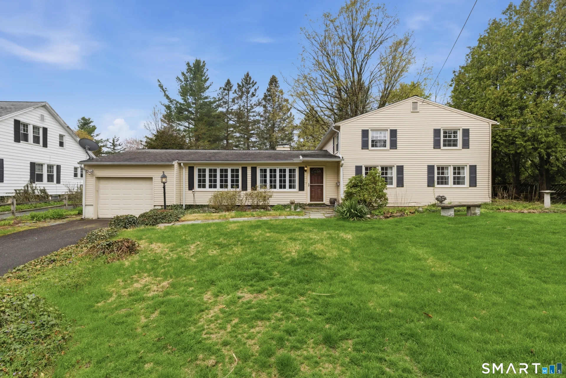 16 Hamilton Lane, Watertown, CT
