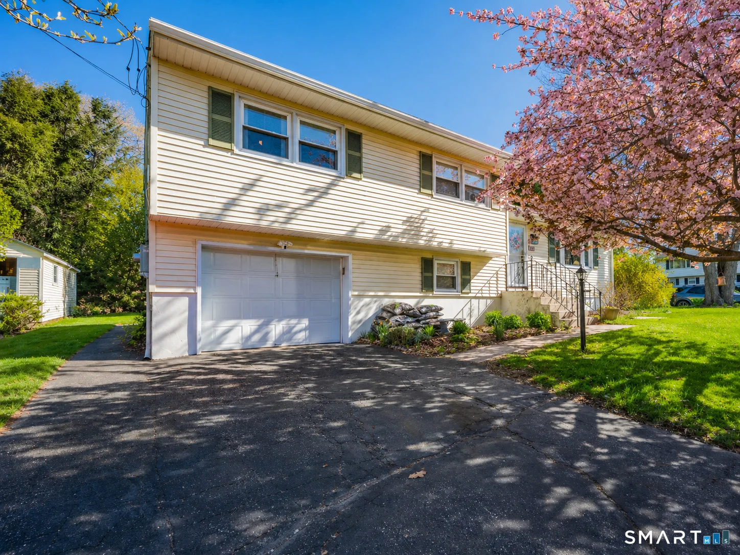 106 Debbie Lane, Naugatuck, CT