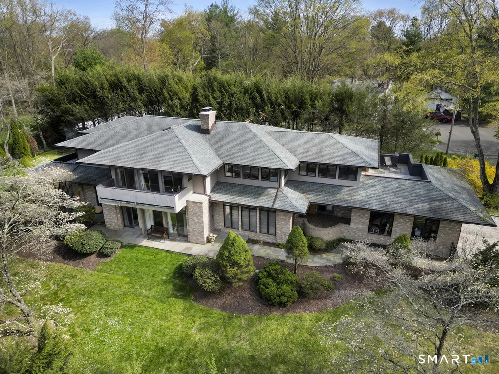 34 Canoe Brook Road, Trumbull, CT