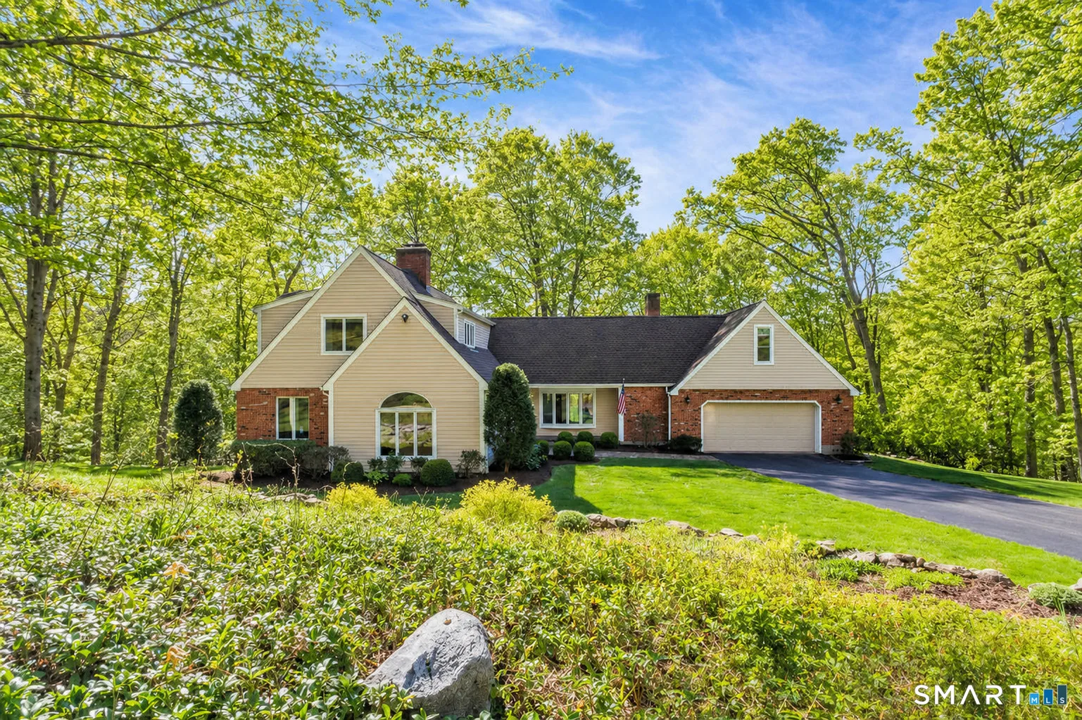 37 Hidden Brook Drive, Brookfield, CT