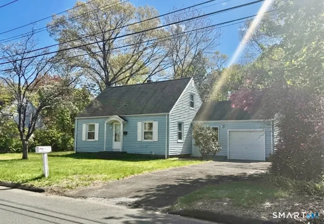 10 Monroe Street, North Haven, CT