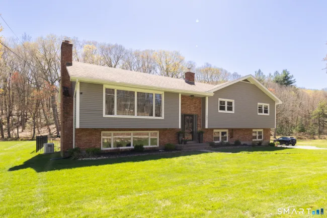 402 Ash Swamp Road