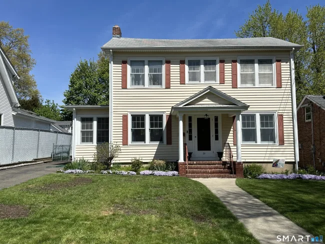 24 Hillcrest Avenue