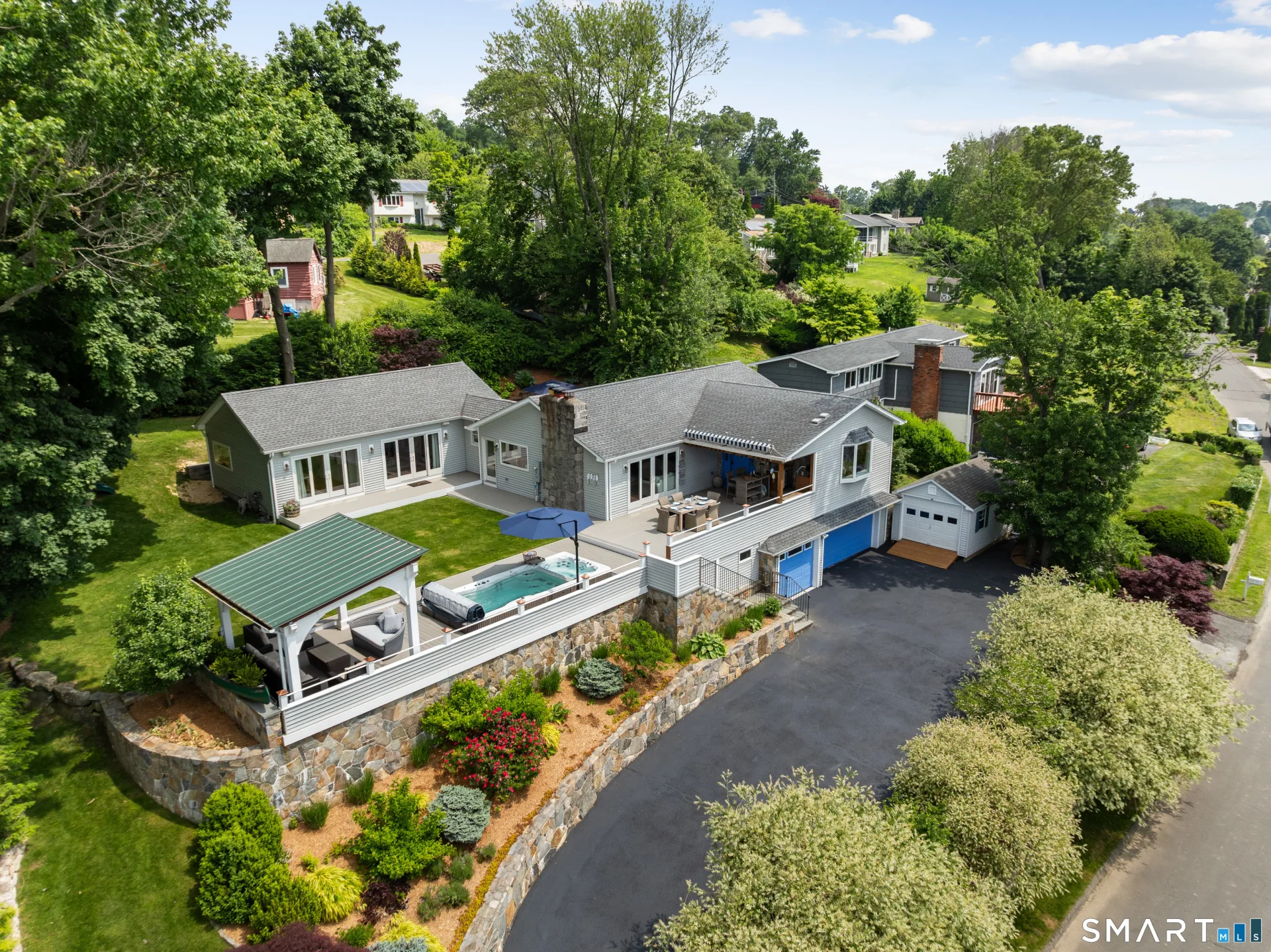 113 North Lake Shore Drive, Brookfield, CT