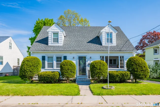 7 Mountain View Avenue