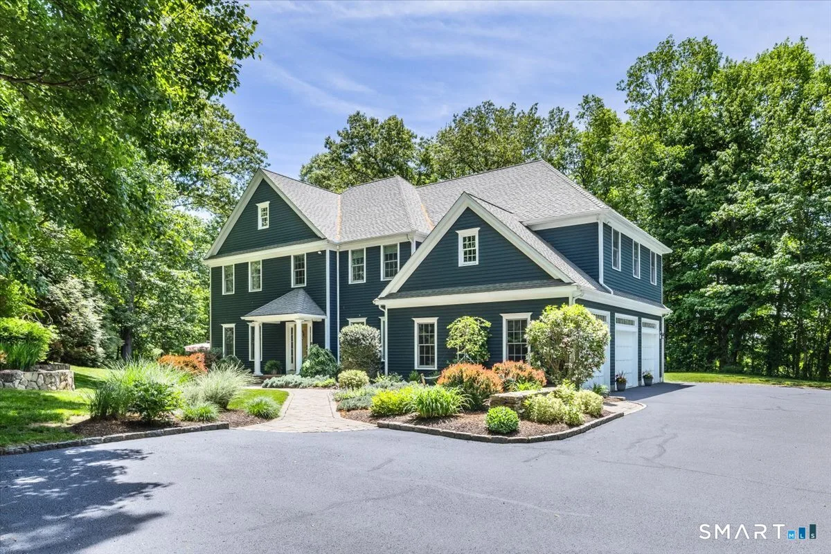 7 Pinnacle Drive, Newtown, CT