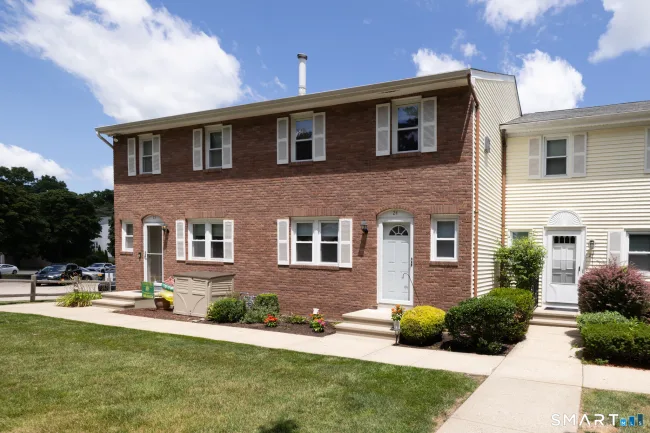 24 East Gate Lane #24, Hamden, CT