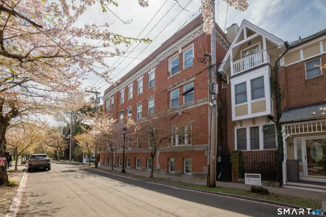 8 Hughes Place #1N