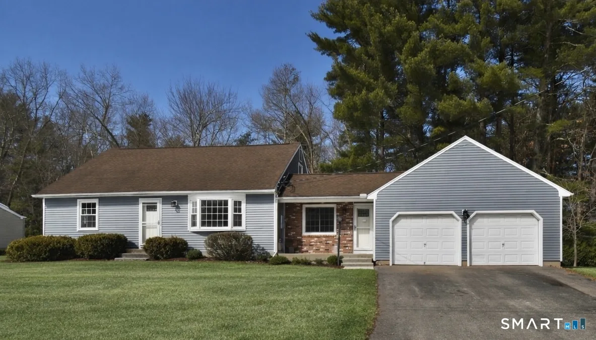 51 Oakwood Street, Enfield, CT