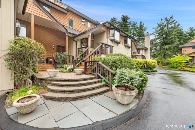 6 Stratford Park #6, Bloomfield, CT