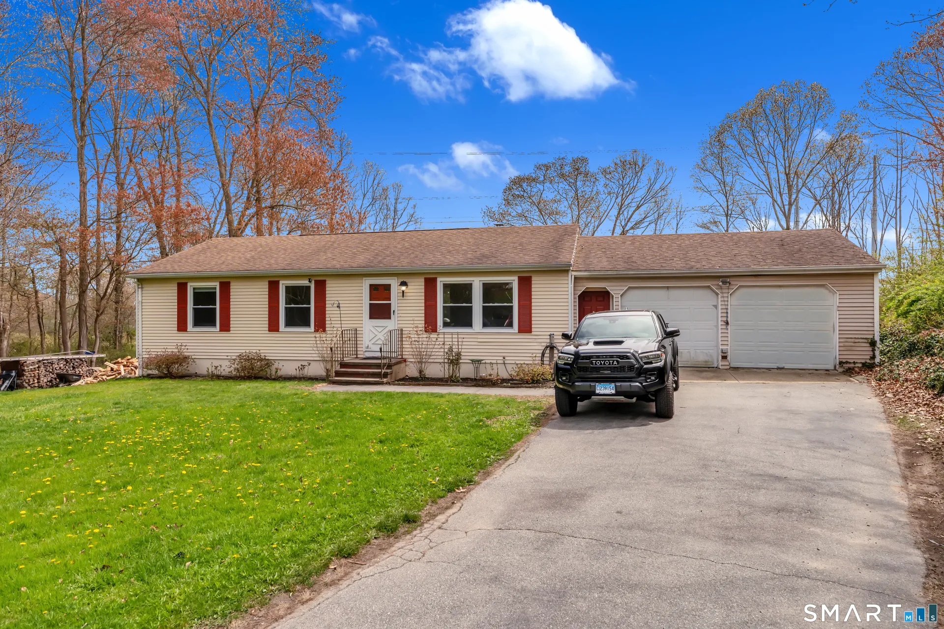 9 Sunnieside Court, Waterford, CT