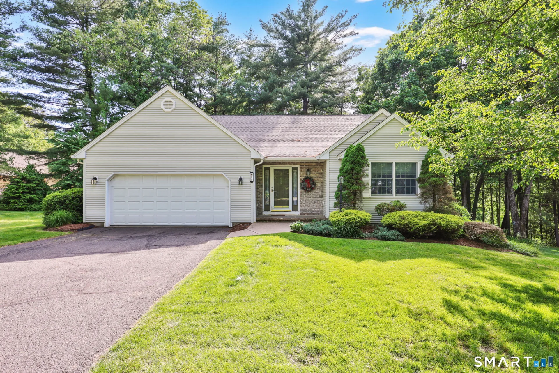 10 Knollwood Circle, Enfield, CT
