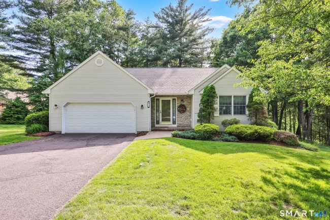 10 Knollwood Circle, Enfield, CT