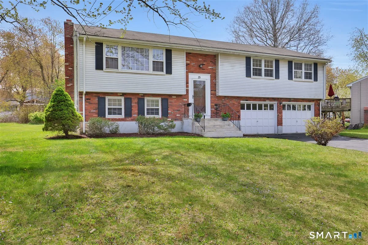 35 Parkwood Drive, East Hartford, CT
