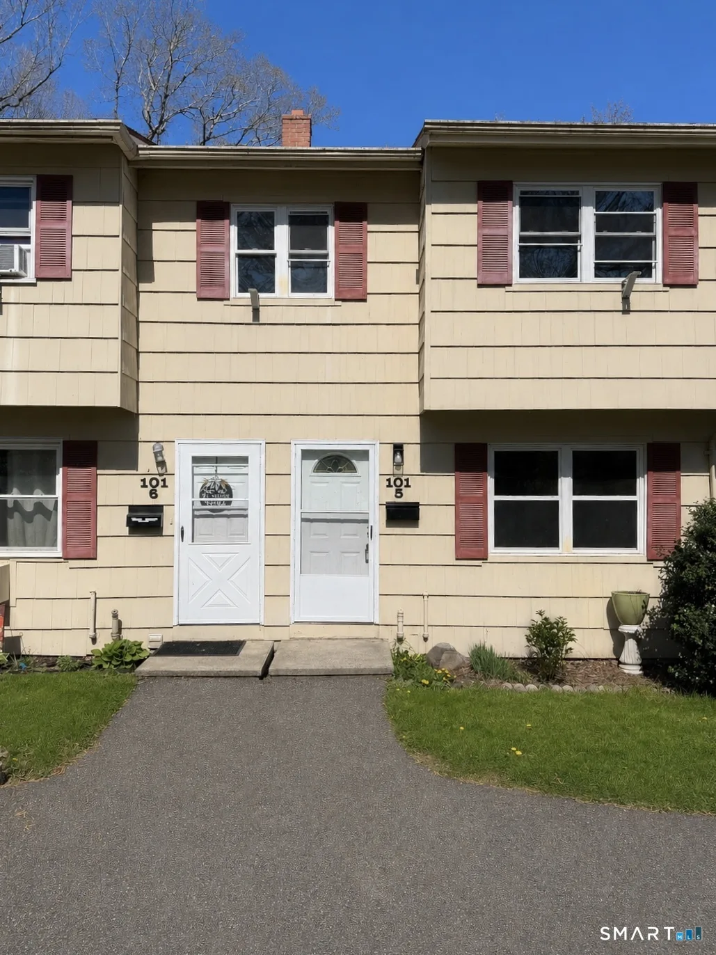 101 Ridge Road #5, Naugatuck, CT