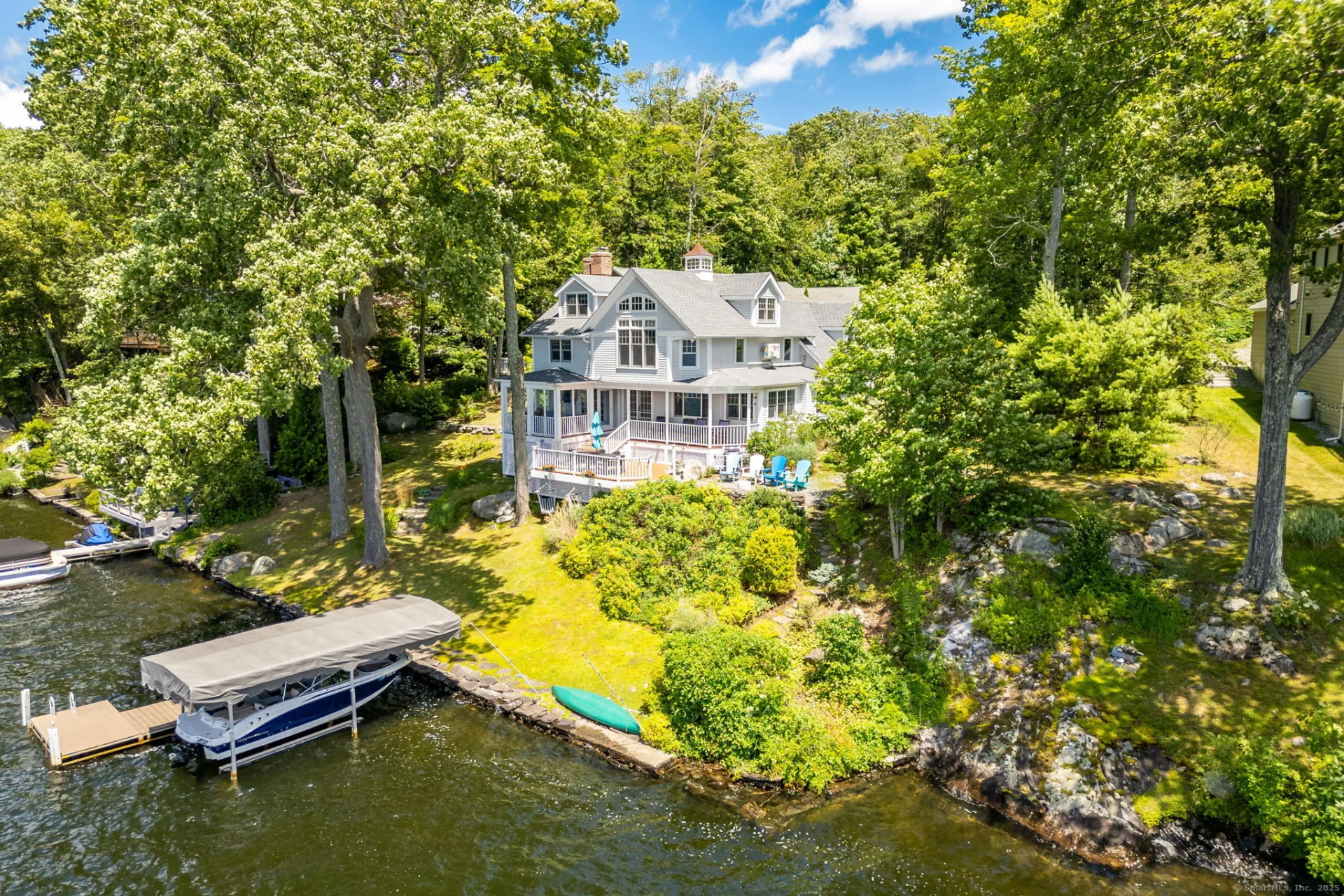 424 East Wakefield Boulevard, Winchester, CT