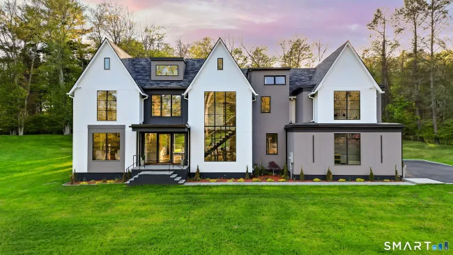 1 Twin Oaks Lane