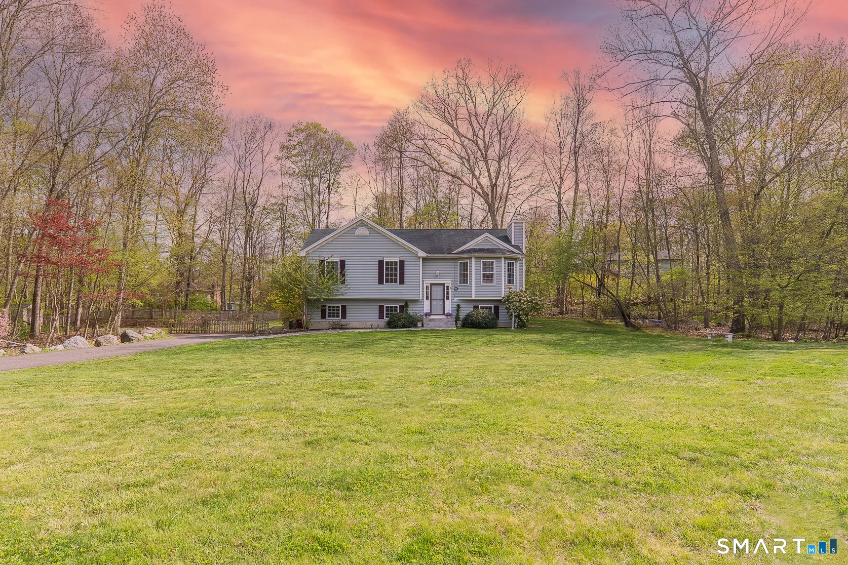 422 Jones Road, Naugatuck, CT