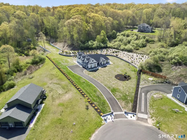 99 Mesa Drive, Bethany, CT