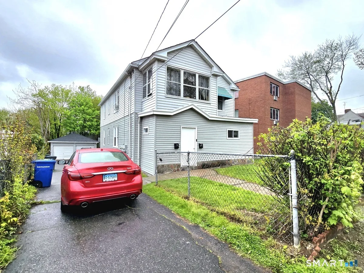 210 Hillside Avenue, Hartford, CT