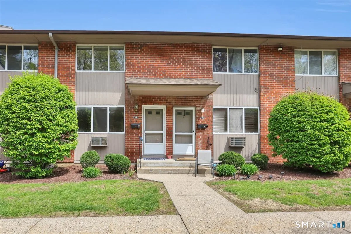 224 New Britain Avenue #8, Farmington, CT