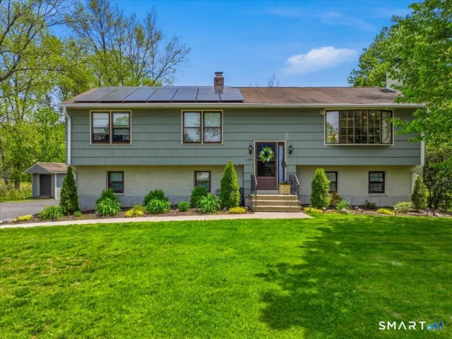 128 Spring Road, North Haven, CT