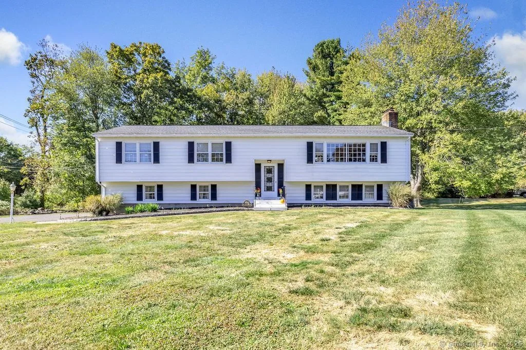 484 New England Lane, Orange, CT