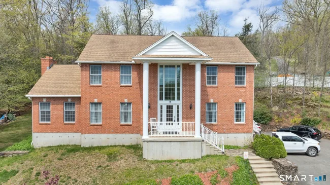 17 Carriage Lane, Woodbury, CT