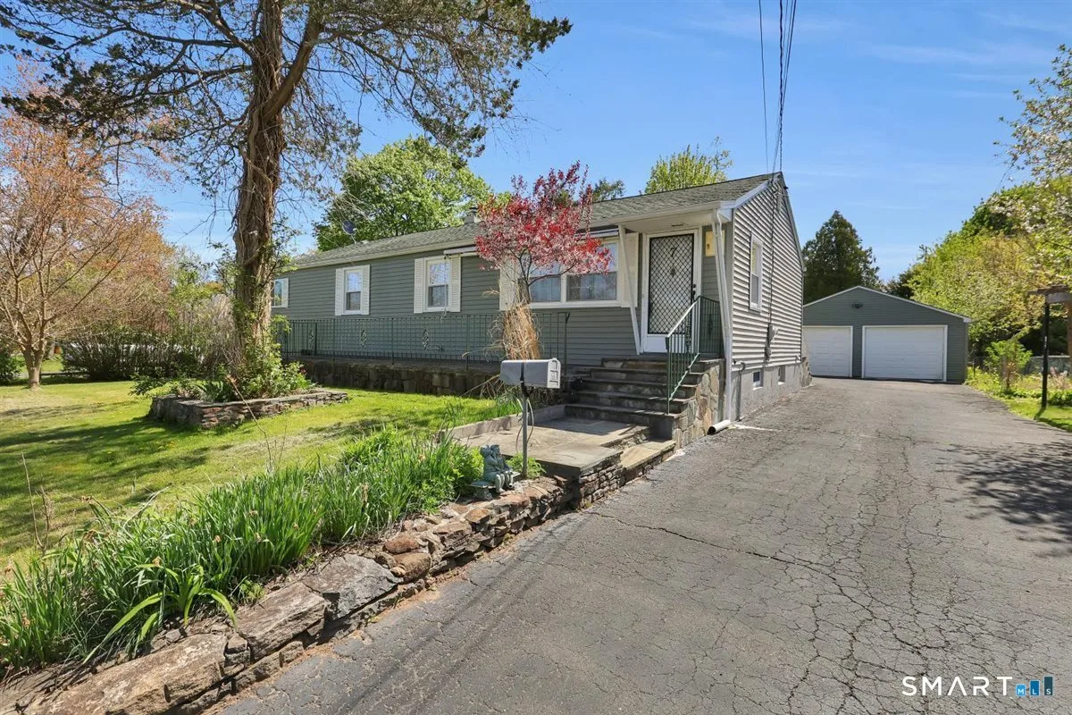 7 Mohawk Drive, Farmington, CT