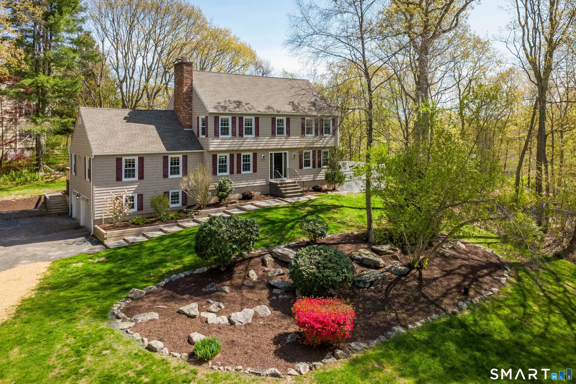 19 Crabapple Lane, Newtown, CT