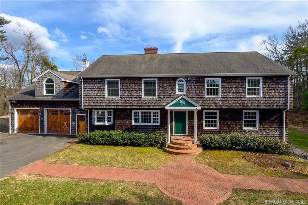 15 Sand Hill Road, Simsbury, CT