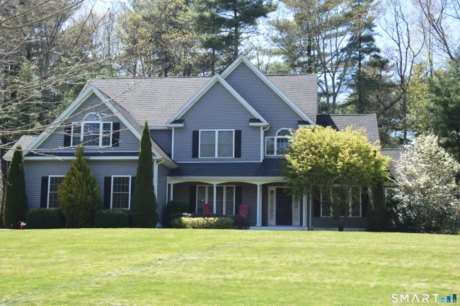 28 Hidden Oaks Drive