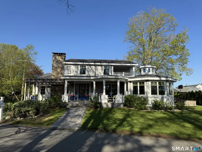 15 Lake Shore Drive