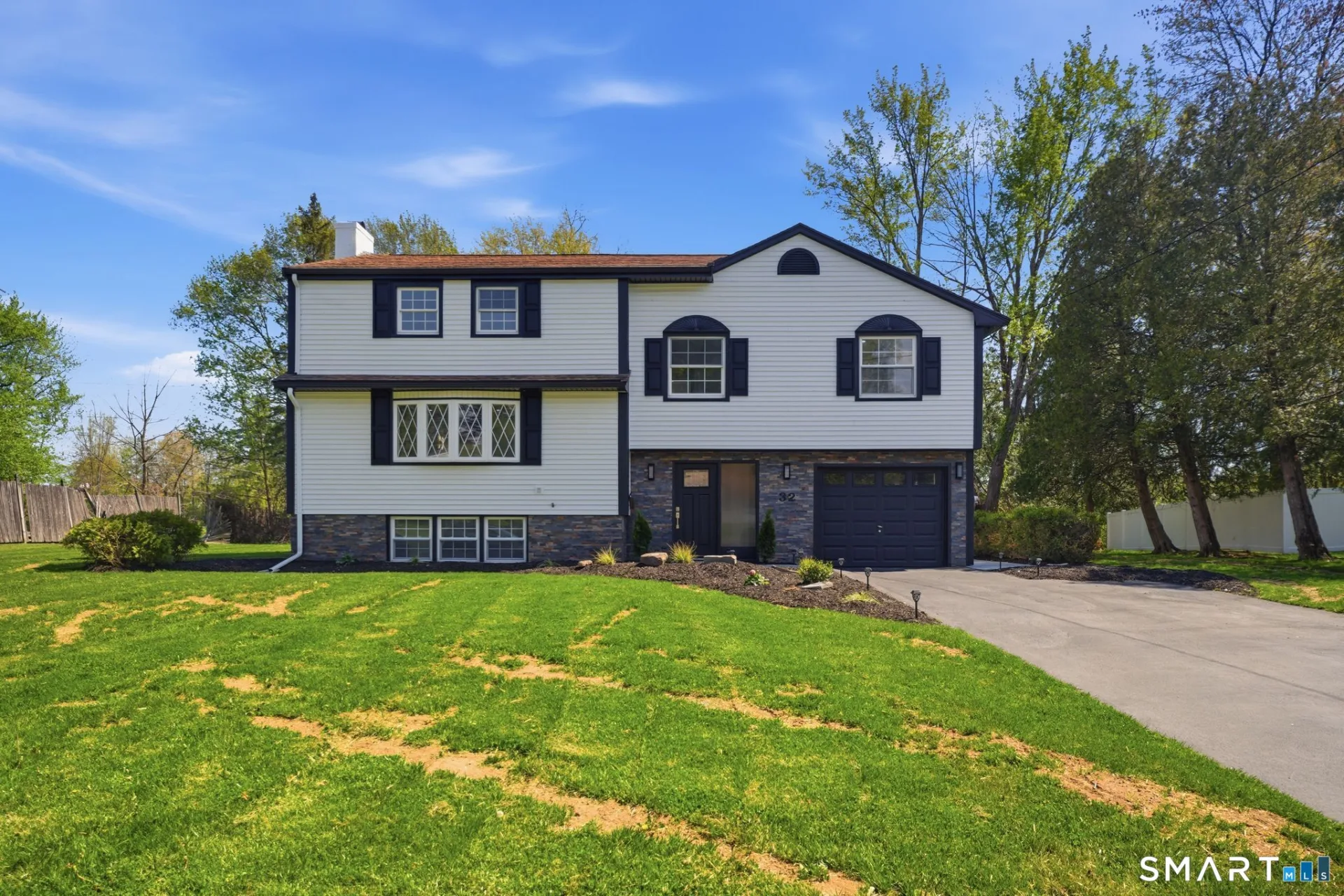 32 Brentwood Drive, Bloomfield, CT