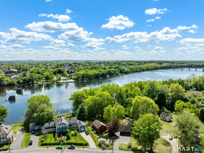 921 Thompsonville Road, Suffield, CT