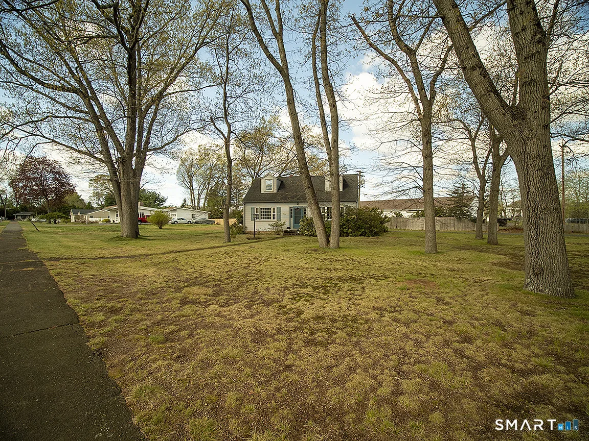 18 Kimberly Circle, North Haven, CT