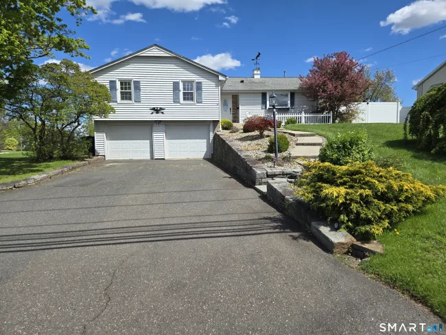 748 Maple Street